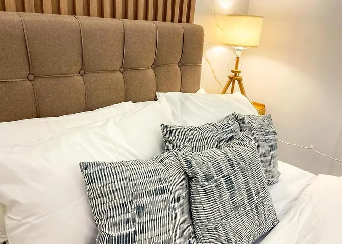 Cozy & Chic 1br Near Mall Of - S Residences